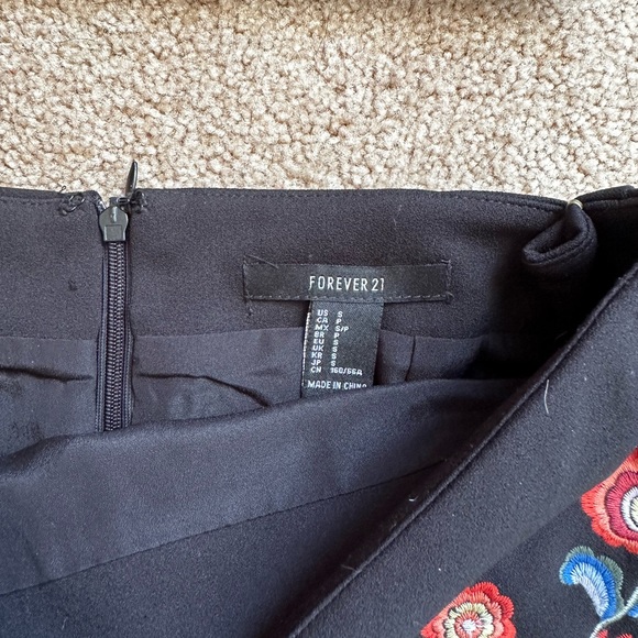 Forever 21 Set - Picture 2 of 2